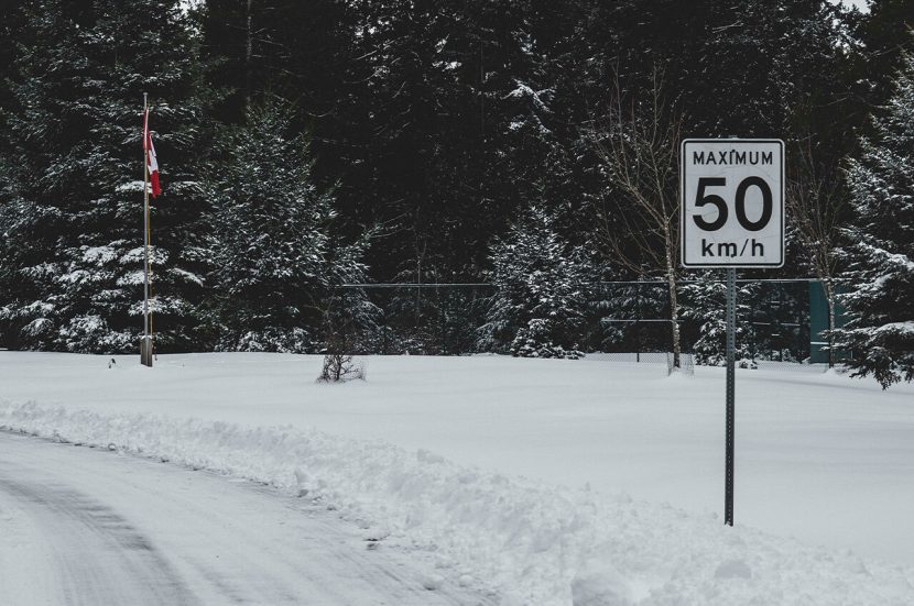 Wat is de juiste afkorting van kilometer per uur? km/u of km/h?