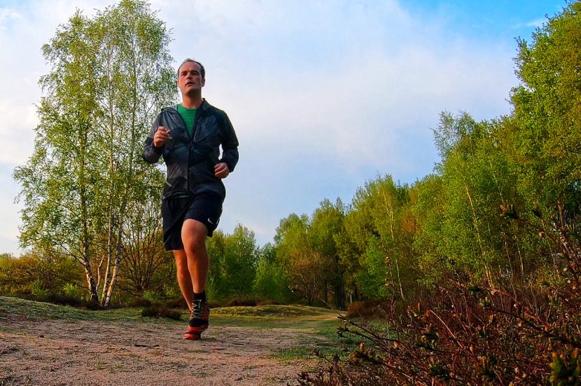 Hoe gebruik je armen tijdens het hardlopen?