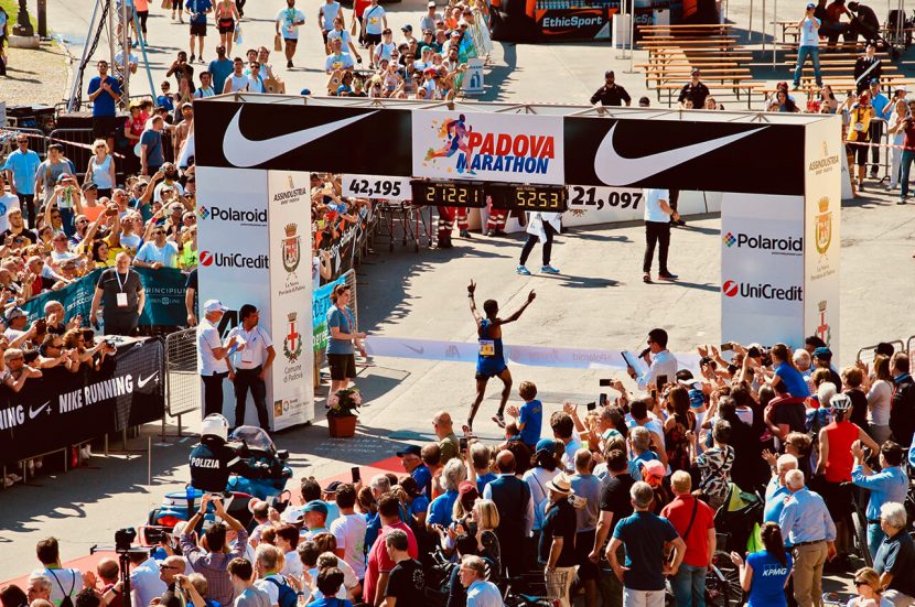 hardloopschema halve marathon in 2 uur