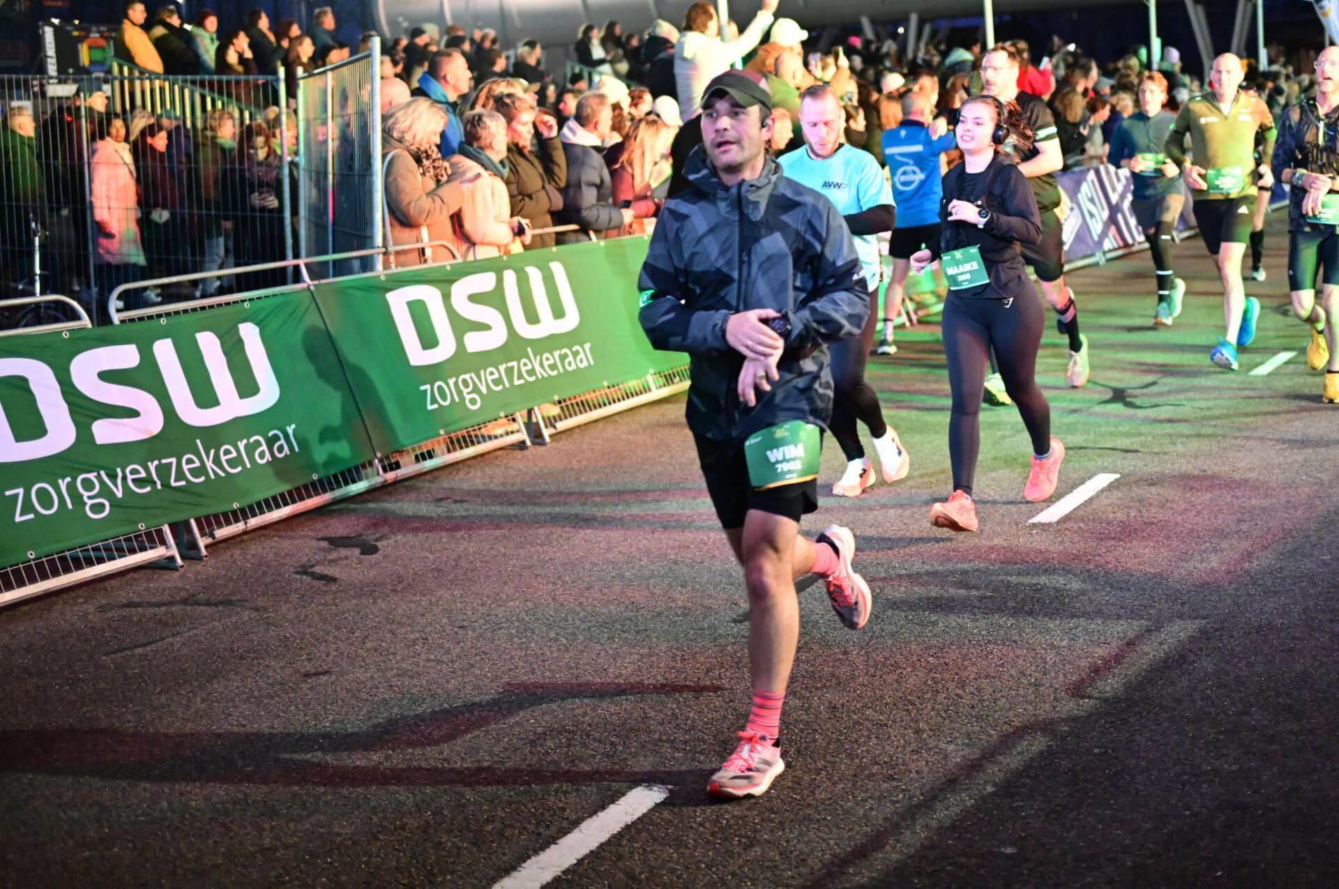 HARDLOOPSCHEMA'S VOOR ELK NIVEAU: Of je nu traint voor je eerste 5 kilometer, een snellere 10 kilometer of een marathon. Kies uit mijn kant-en-klare hardloopschema's en werk zelfstandig richting jouw doel.