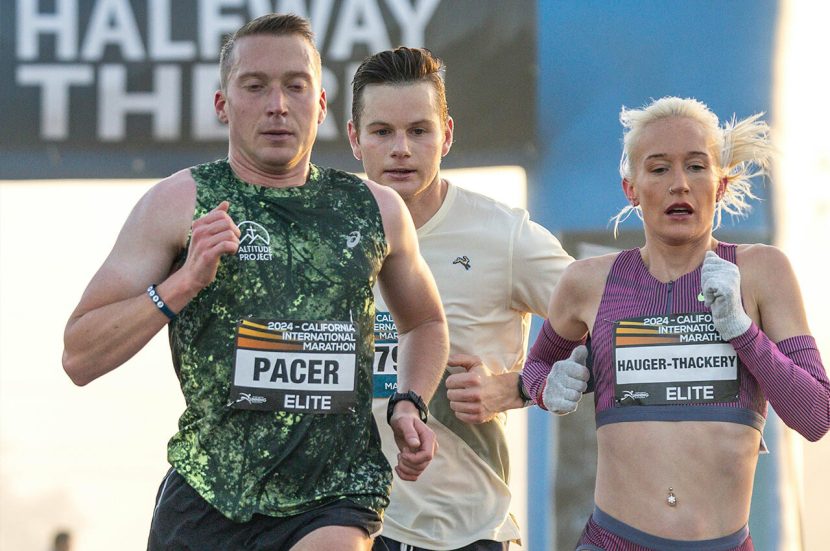 Een pacer bij een marathon