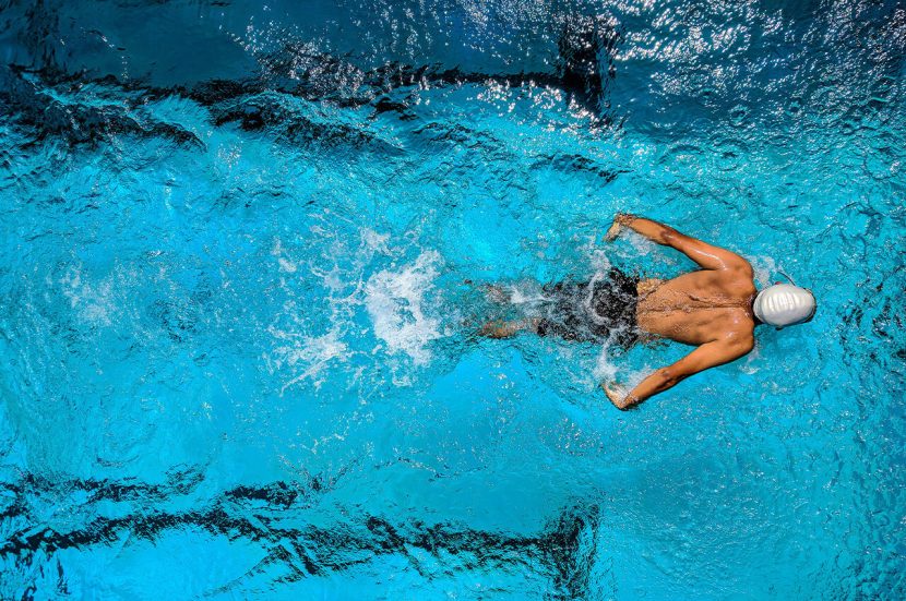Zwemmen als cross-training om een betere hardloper te worden